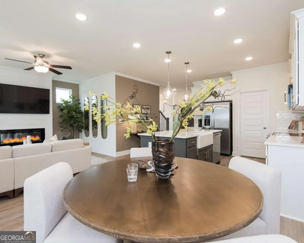 6009 Silverbell DR Flowery Branch, GA 30542