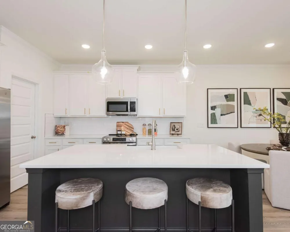 6009 Silverbell DR Flowery Branch, GA 30542