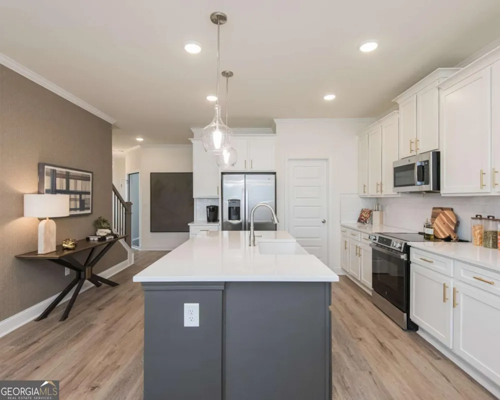 6009 Silverbell DR Flowery Branch, GA 30542