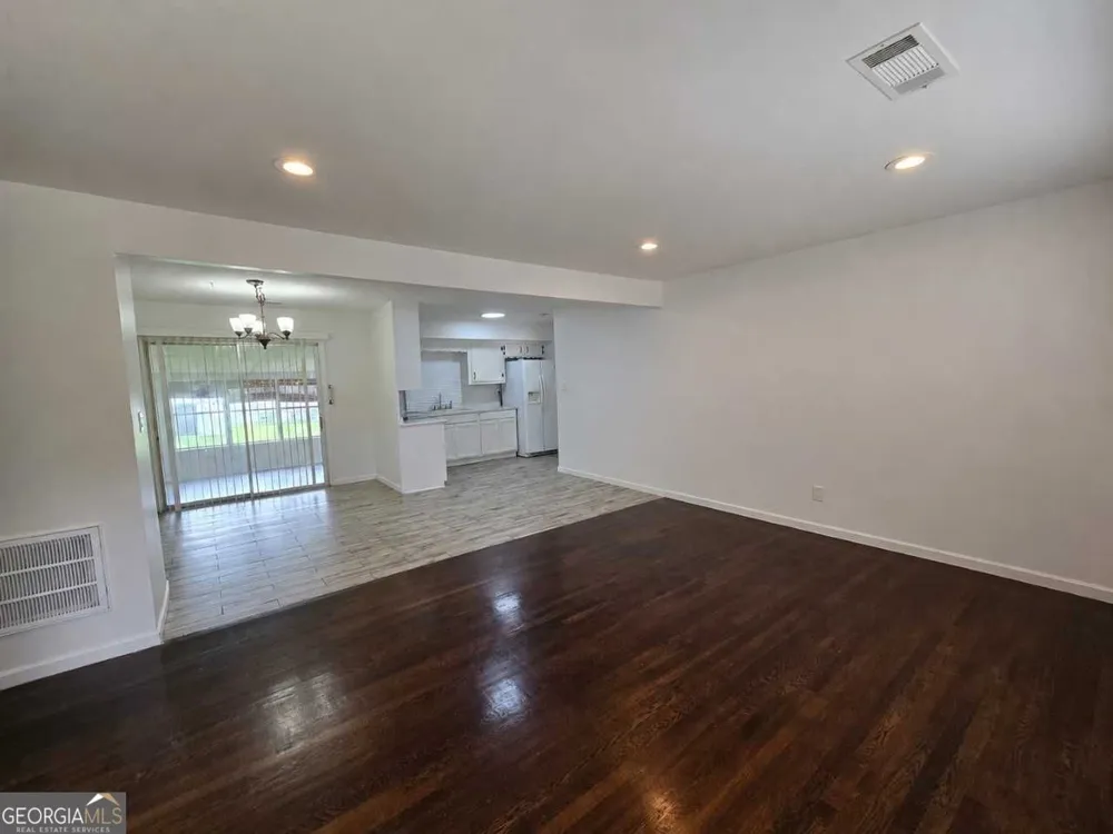 6589 Allatoona RD Morrow, GA 30260