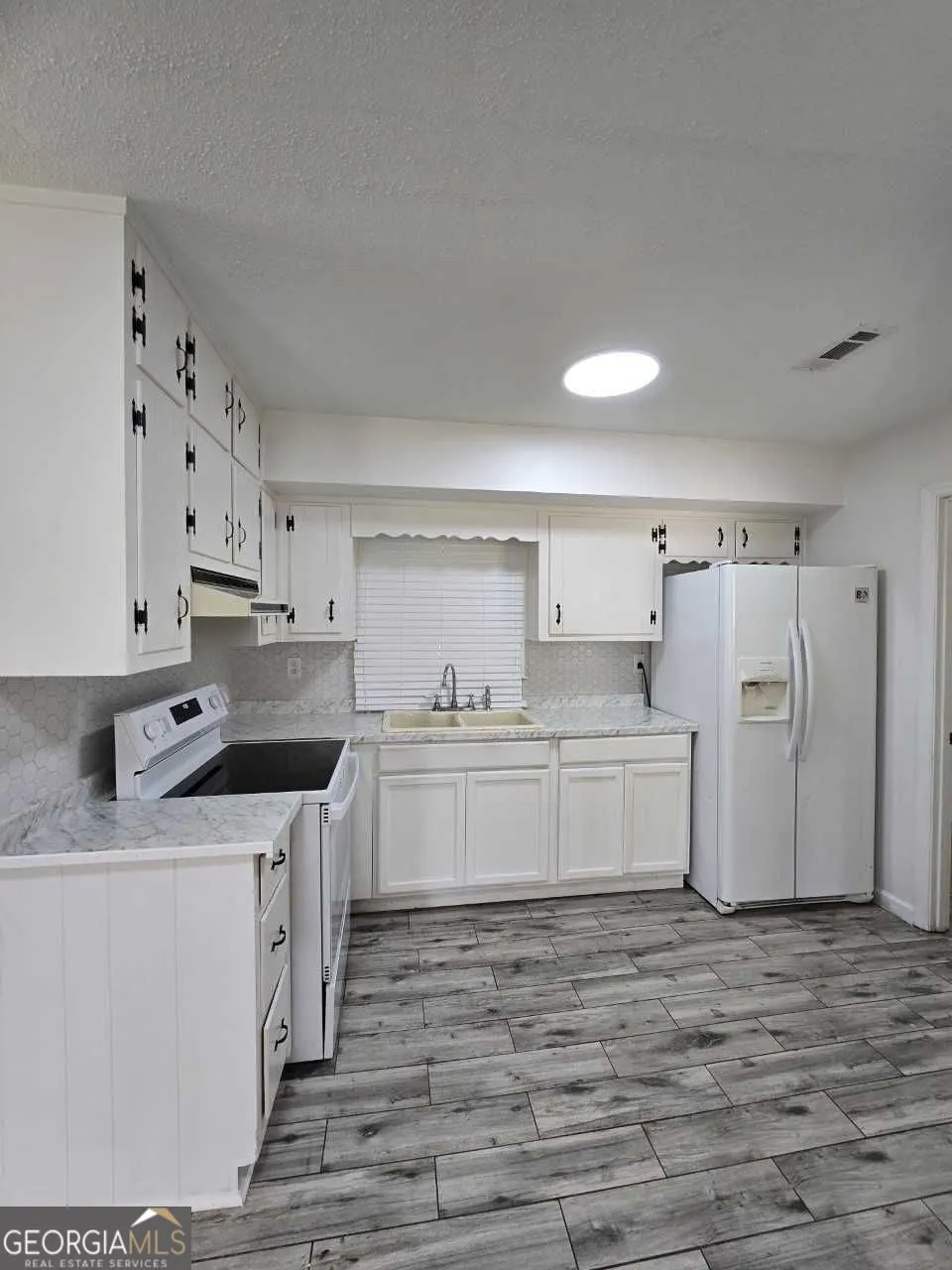 6589 Allatoona RD Morrow, GA 30260