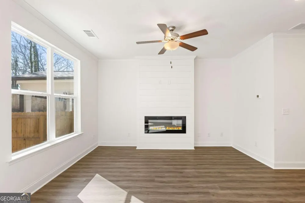 6013 Silverbell DR Flowery Branch, GA 30542