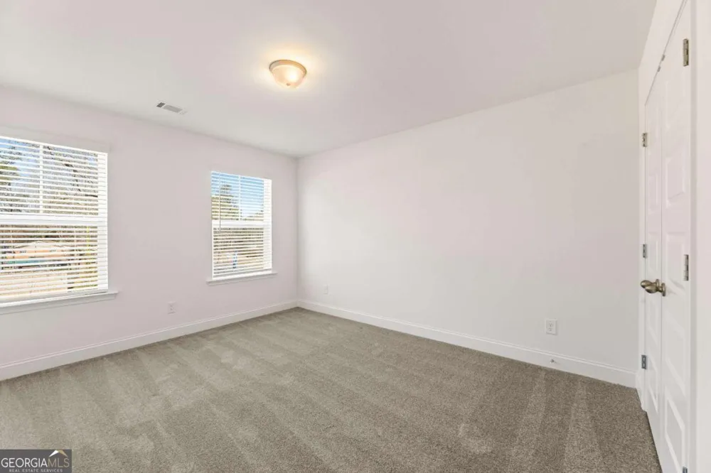 6013 Silverbell DR Flowery Branch, GA 30542