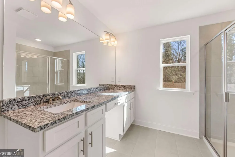 6013 Silverbell DR Flowery Branch, GA 30542