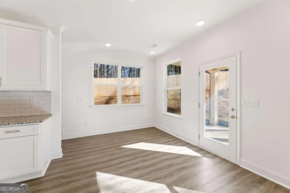 6013 Silverbell DR Flowery Branch, GA 30542