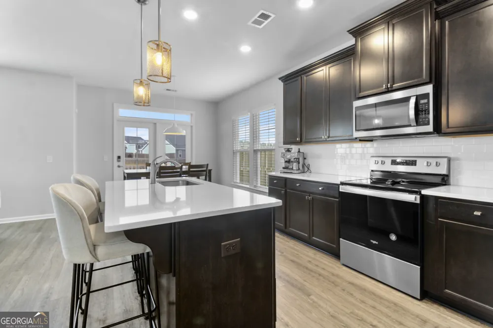 258 Lakepointe DR Savannah, GA 31407