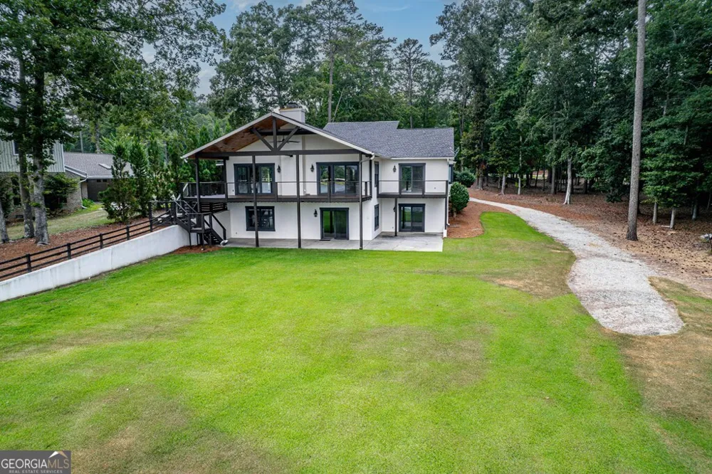 211 Lakecrest DR NE Milledgeville, GA 31061