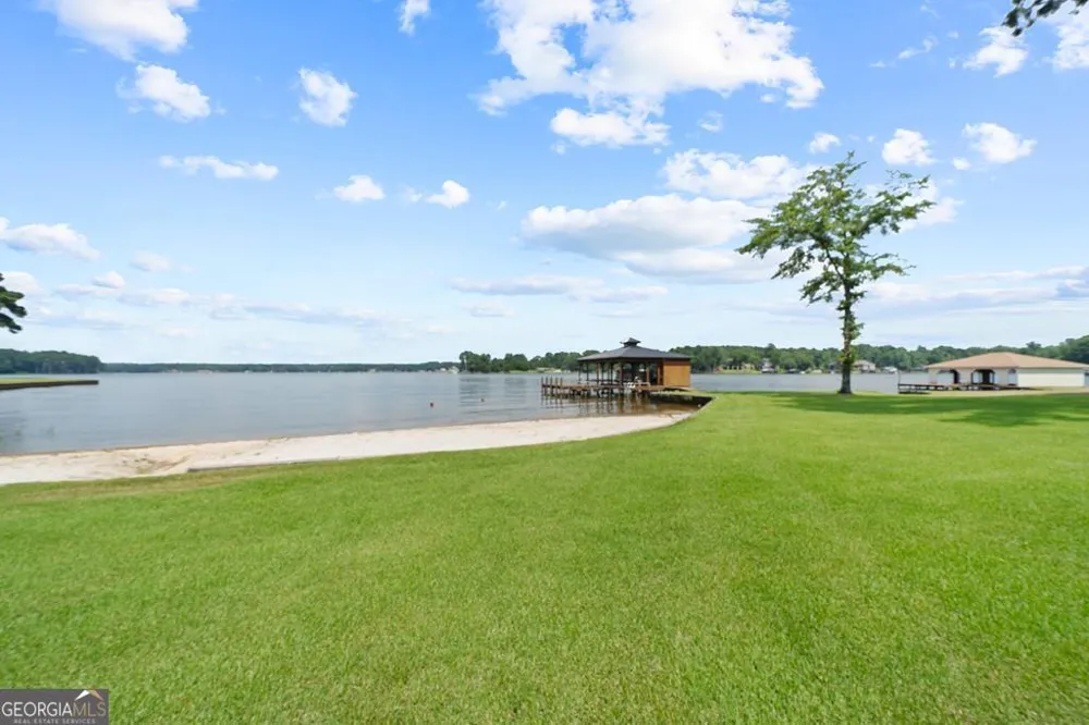 211 Lakecrest DR NE Milledgeville, GA 31061
