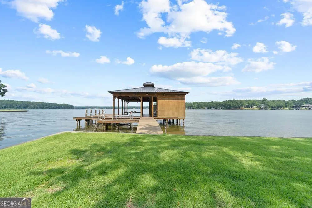 211 Lakecrest DR NE Milledgeville, GA 31061