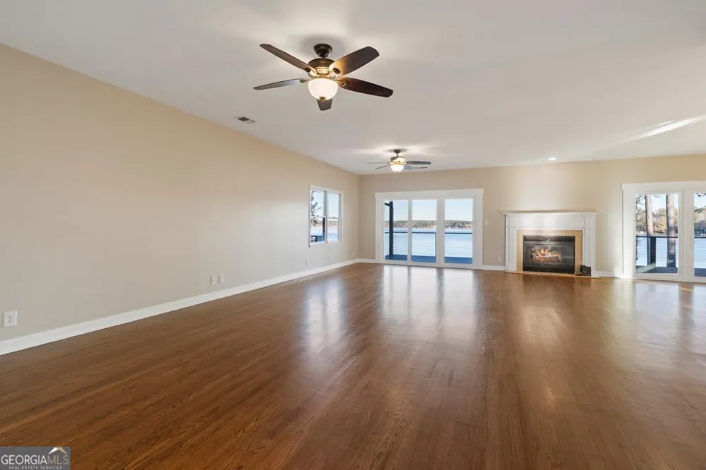 211 Lakecrest DR NE Milledgeville, GA 31061