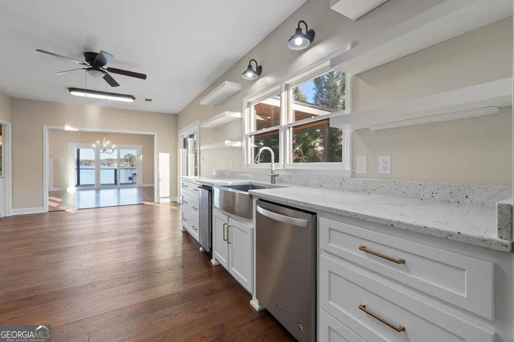 211 Lakecrest DR NE Milledgeville, GA 31061