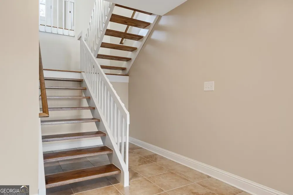 211 Lakecrest DR NE Milledgeville, GA 31061