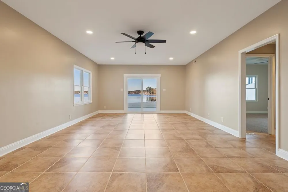 211 Lakecrest DR NE Milledgeville, GA 31061