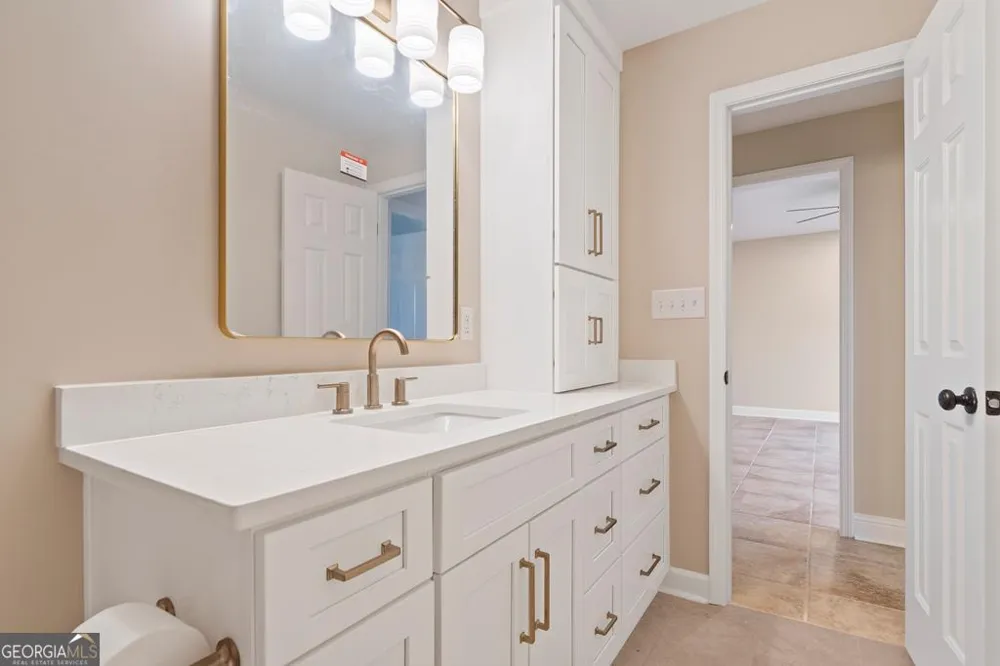 211 Lakecrest DR NE Milledgeville, GA 31061