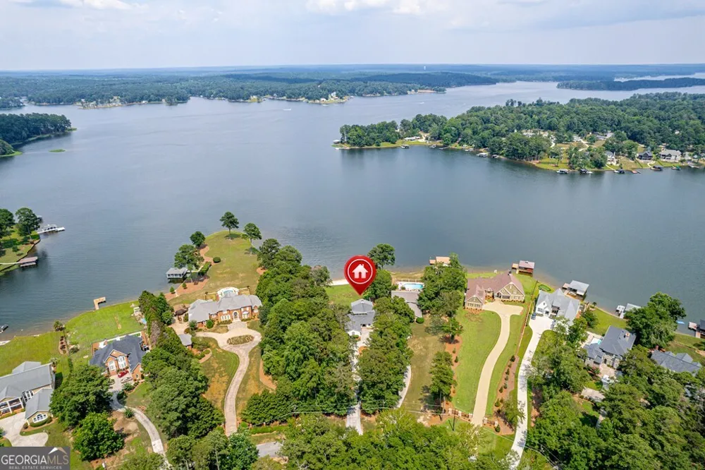 211 Lakecrest DR NE Milledgeville, GA 31061