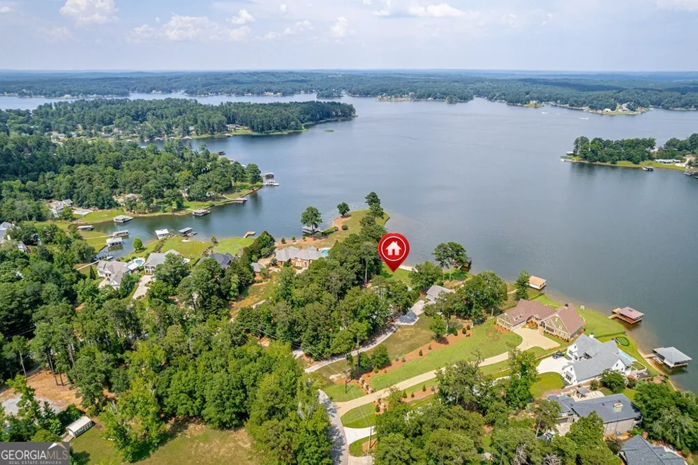 211 Lakecrest DR NE Milledgeville, GA 31061