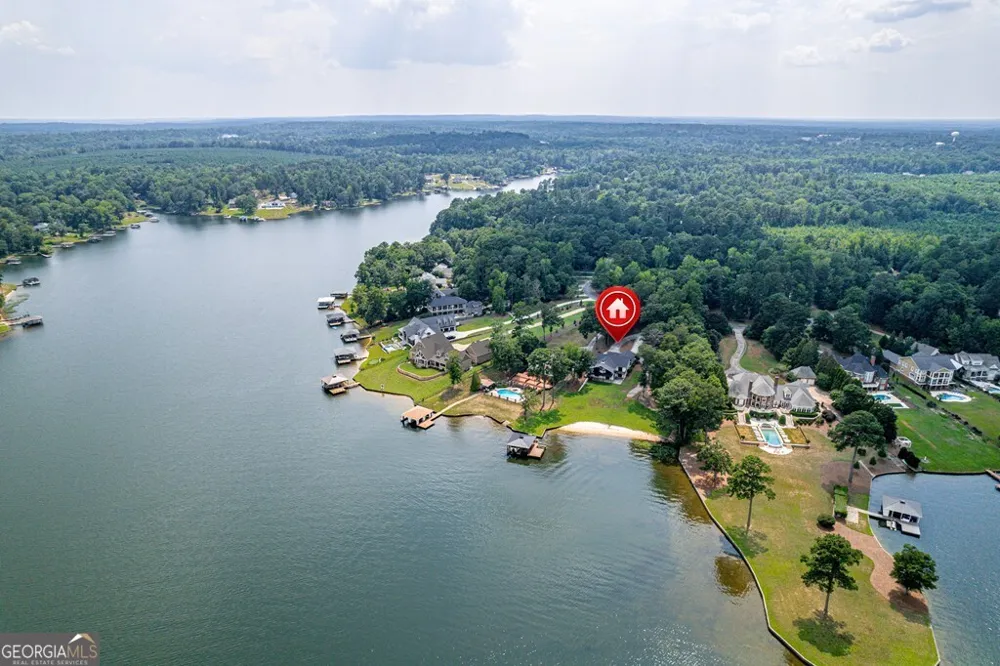 211 Lakecrest DR NE Milledgeville, GA 31061