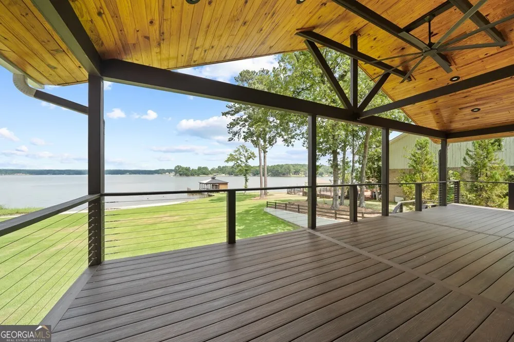 211 Lakecrest DR NE Milledgeville, GA 31061
