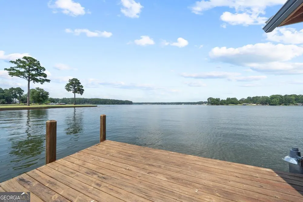 211 Lakecrest DR NE Milledgeville, GA 31061