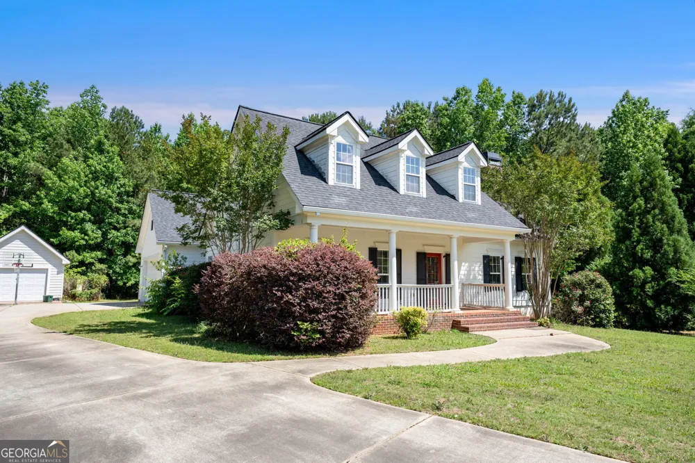 90 Carriage LN Senoia, GA 30276