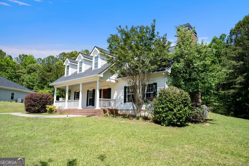 90 Carriage LN Senoia, GA 30276
