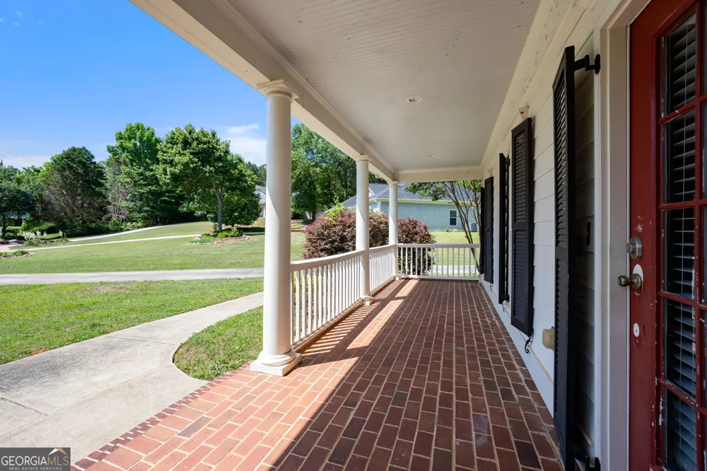 90 Carriage LN Senoia, GA 30276