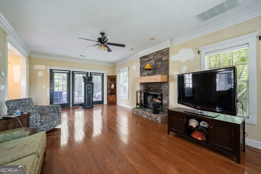90 Carriage LN Senoia, GA 30276