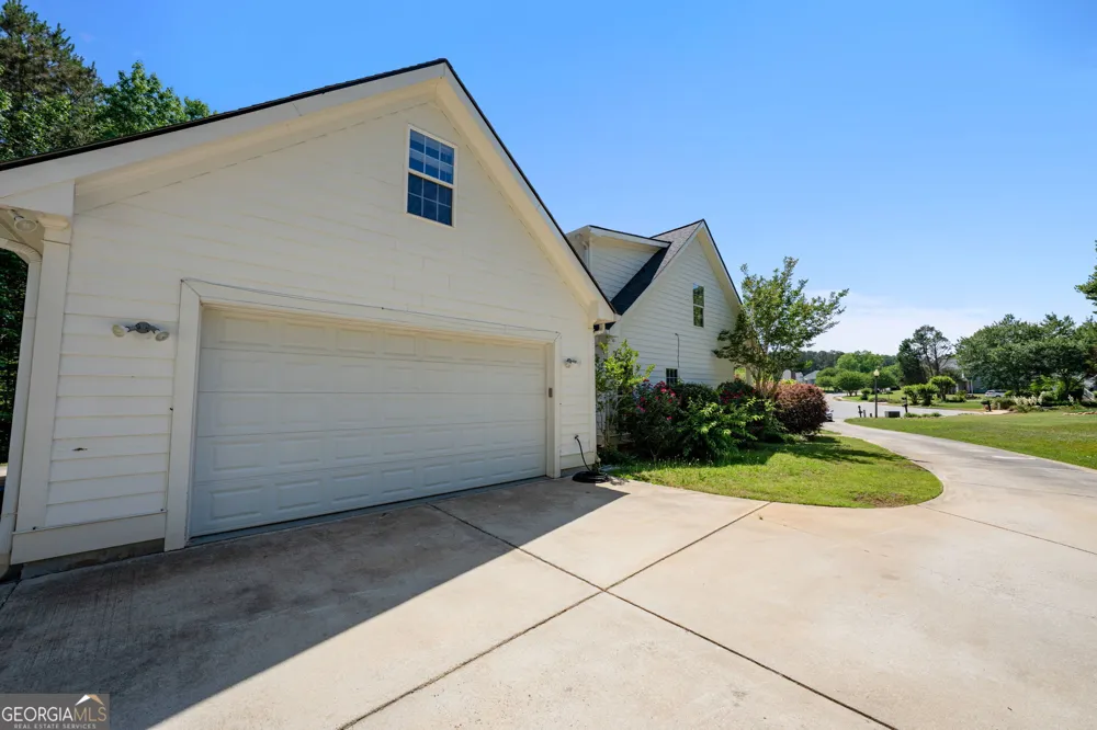 90 Carriage LN Senoia, GA 30276