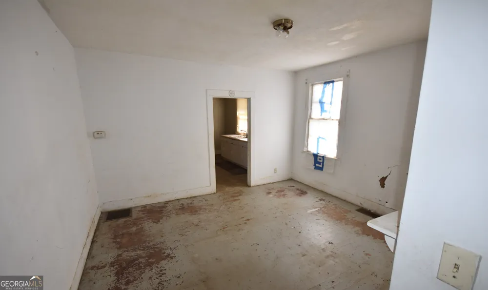 68 Poplar ST Porterdale, GA 30014