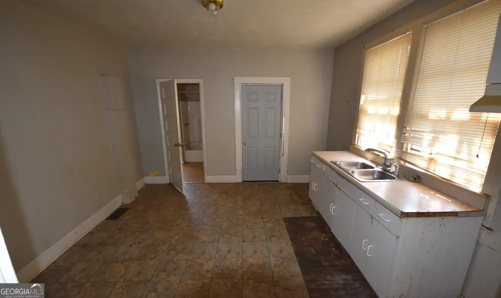 68 Poplar ST Porterdale, GA 30014