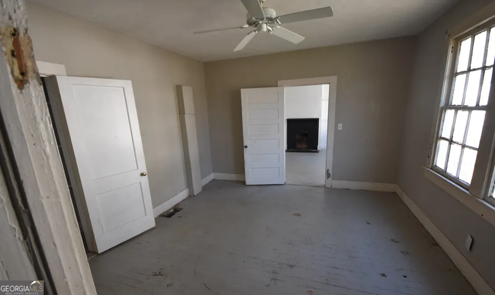 68 Poplar ST Porterdale, GA 30014