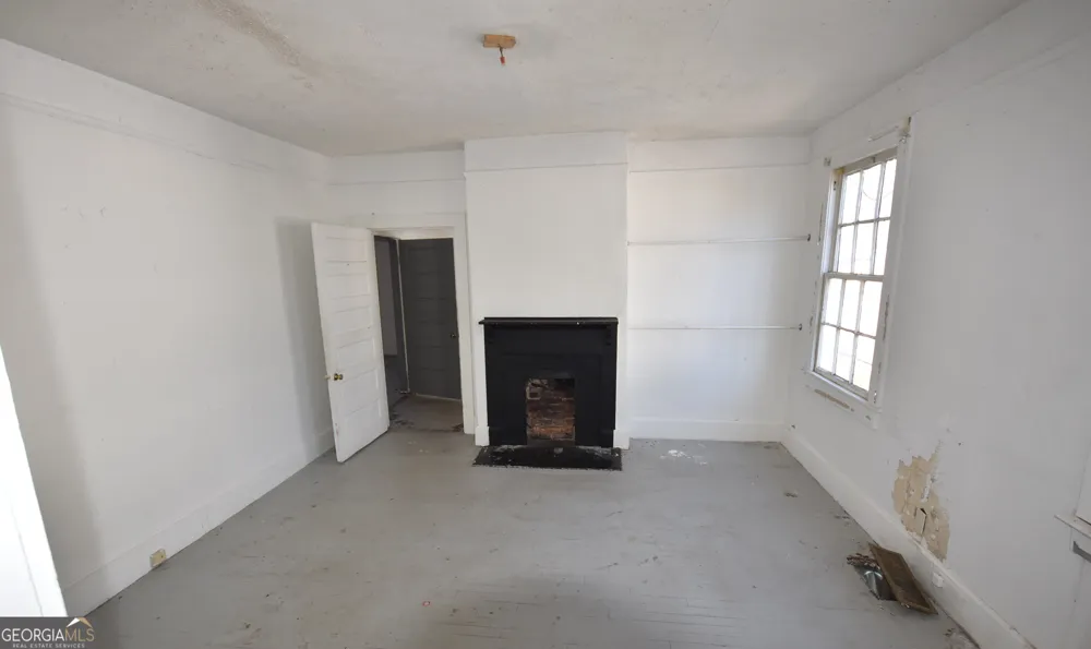 68 Poplar ST Porterdale, GA 30014