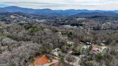 133 Underburg LN Franklin, NC 28734