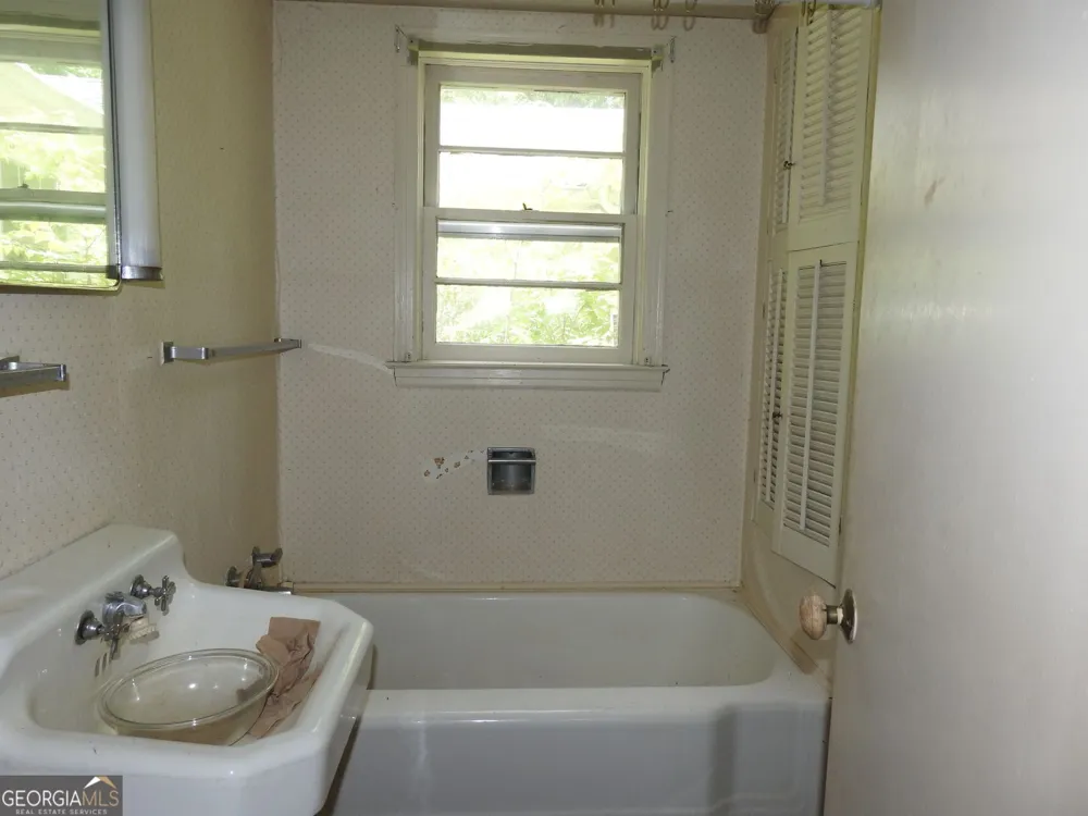333 Lickskillet RD Epworth, GA 30541