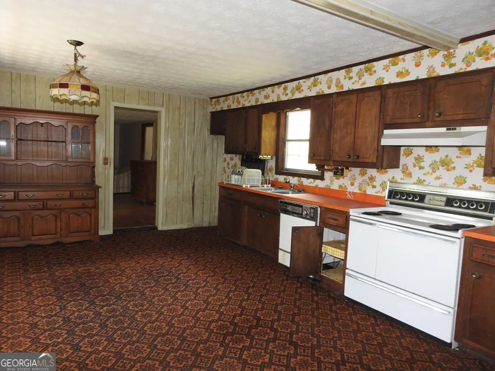 333 Lickskillet RD Epworth, GA 30541
