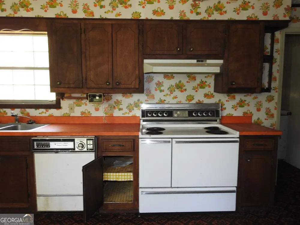 333 Lickskillet RD Epworth, GA 30541