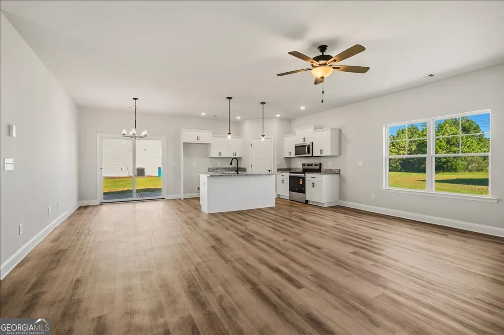 98 Susan DR Rincon, GA 31326