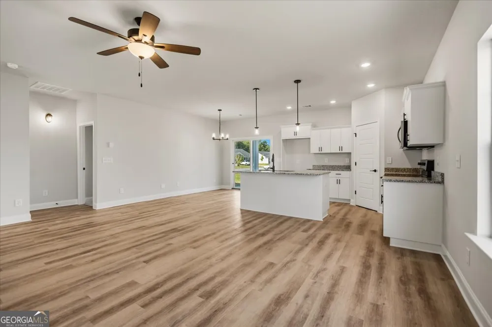 98 Susan DR Rincon, GA 31326