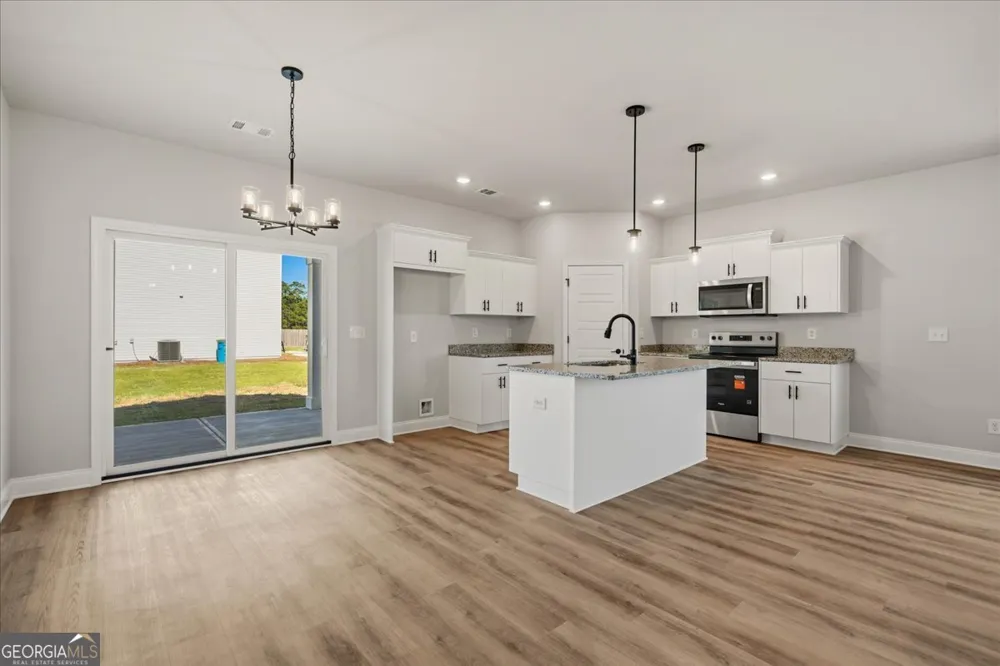 98 Susan DR Rincon, GA 31326