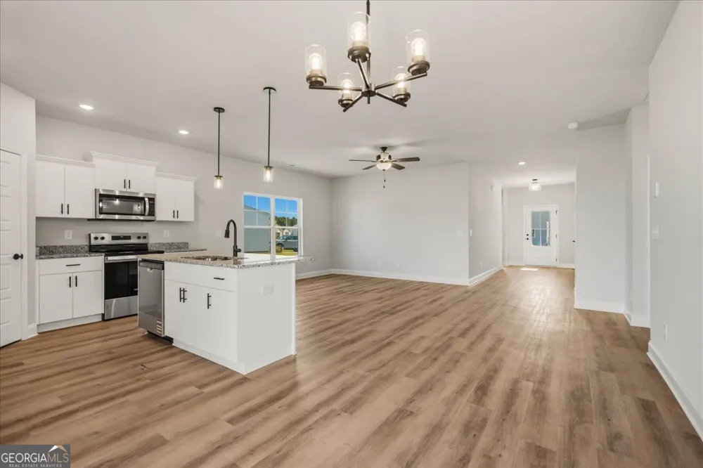 98 Susan DR Rincon, GA 31326