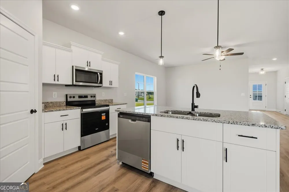 98 Susan DR Rincon, GA 31326
