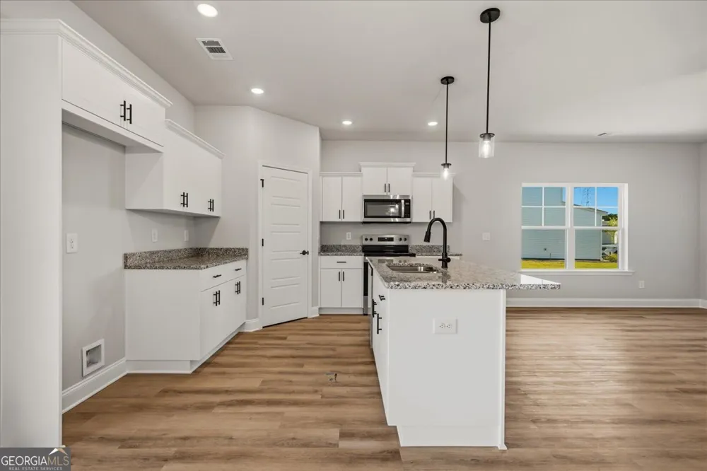 98 Susan DR Rincon, GA 31326