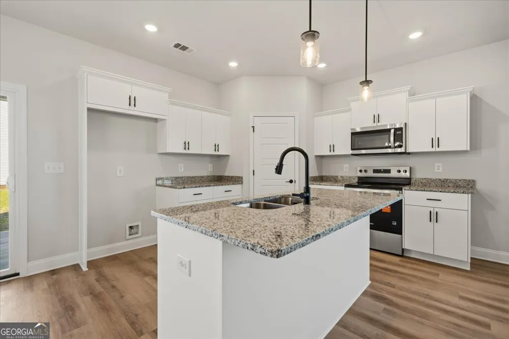 98 Susan DR Rincon, GA 31326