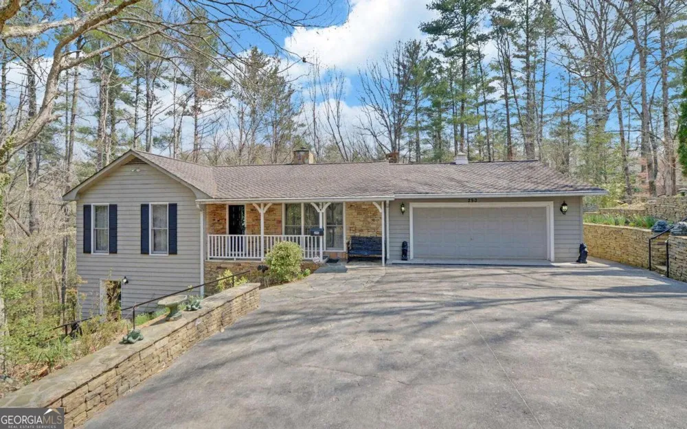 290 Waterfall DR Cleveland, GA 30528