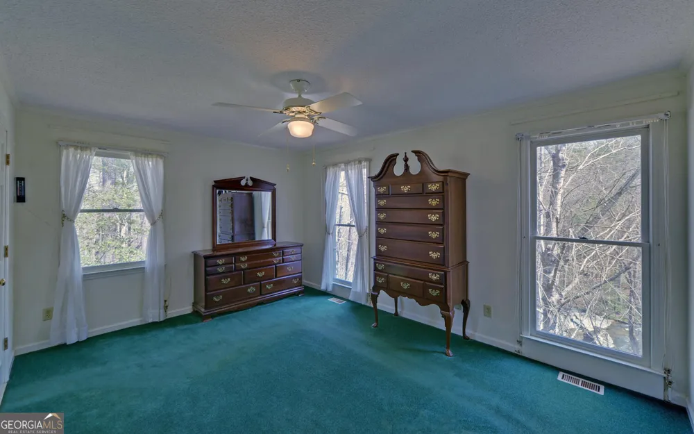 290 Waterfall DR Cleveland, GA 30528