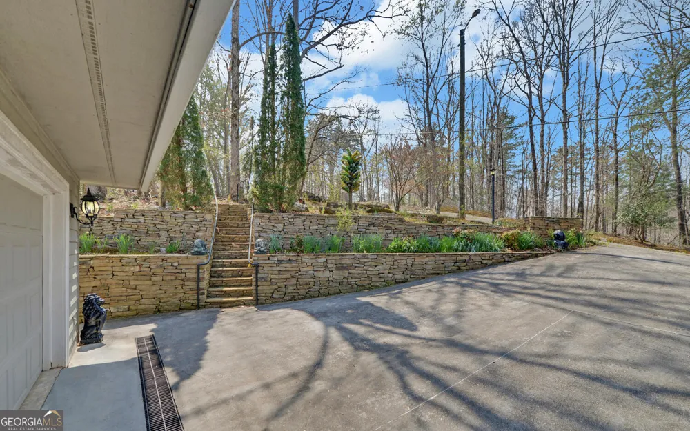 290 Waterfall DR Cleveland, GA 30528