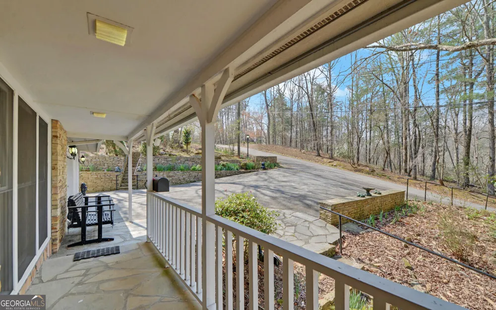 290 Waterfall DR Cleveland, GA 30528