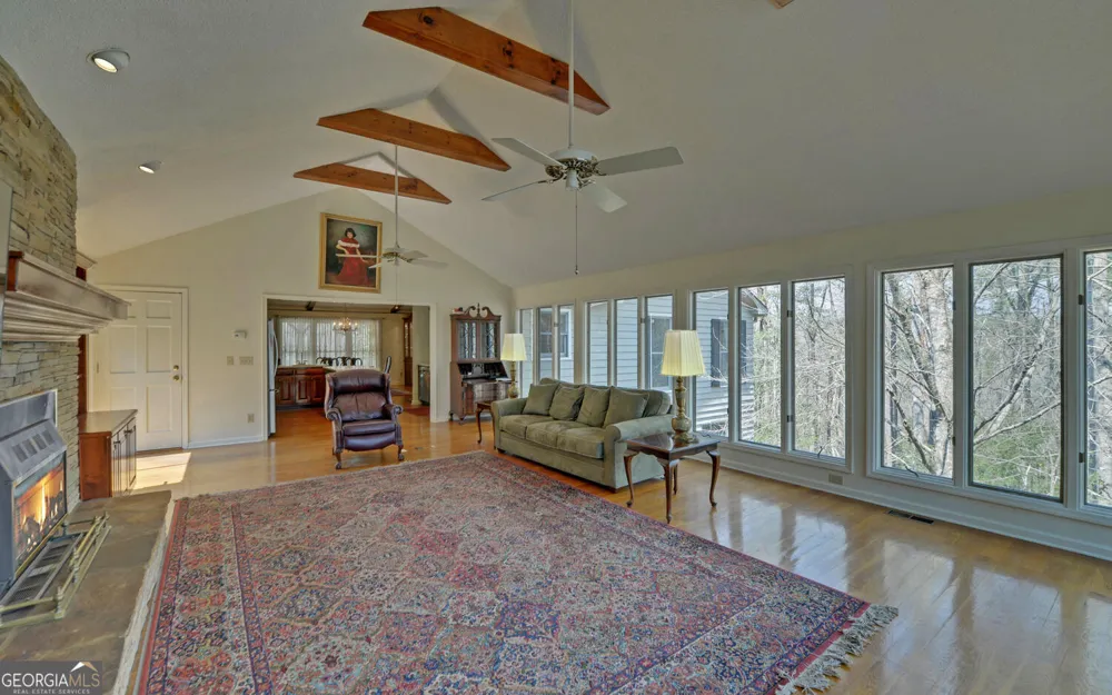 290 Waterfall DR Cleveland, GA 30528