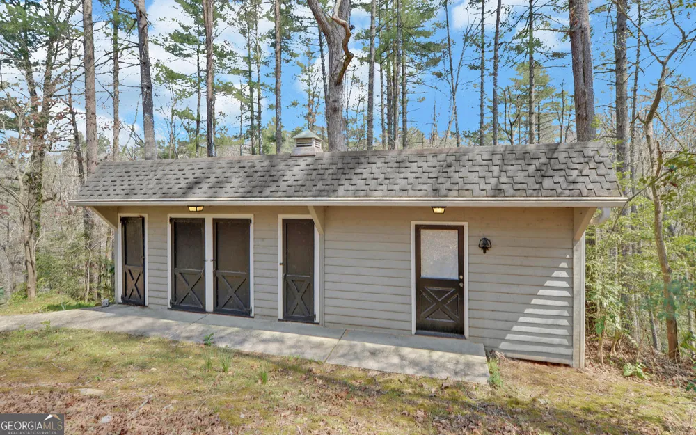 290 Waterfall DR Cleveland, GA 30528