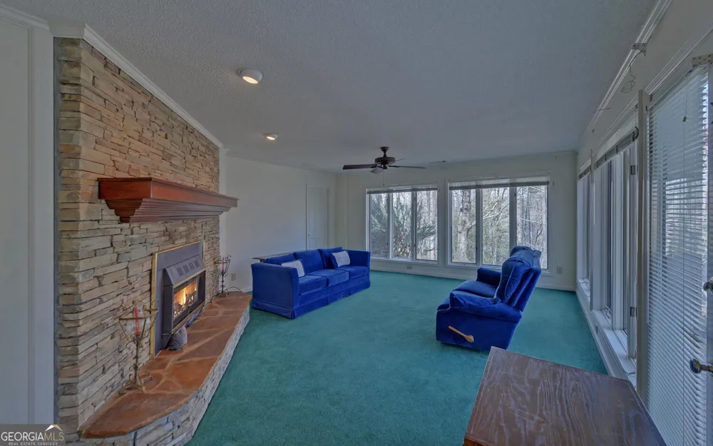 290 Waterfall DR Cleveland, GA 30528